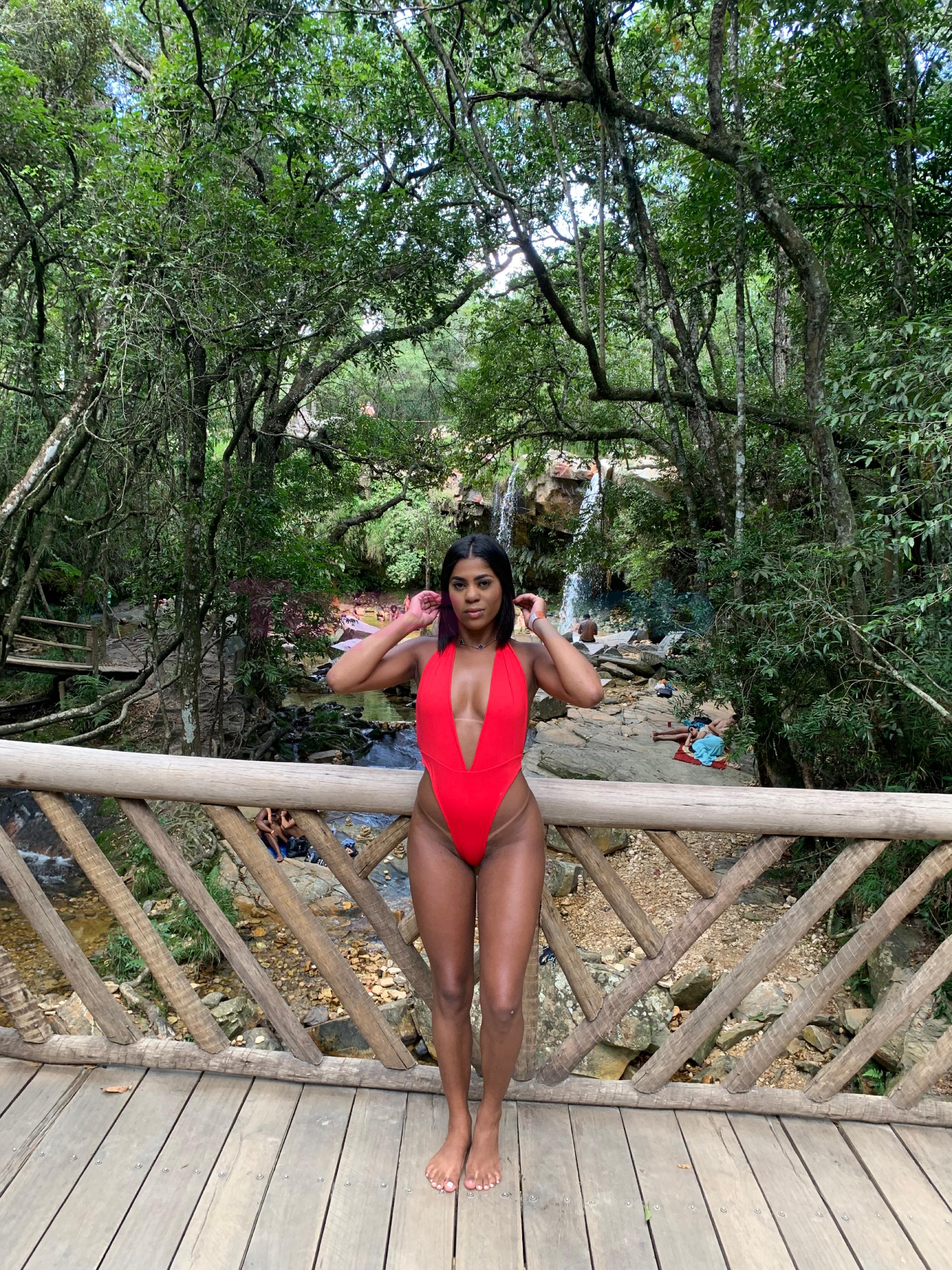 Acompanhante morena novinha - midia 2